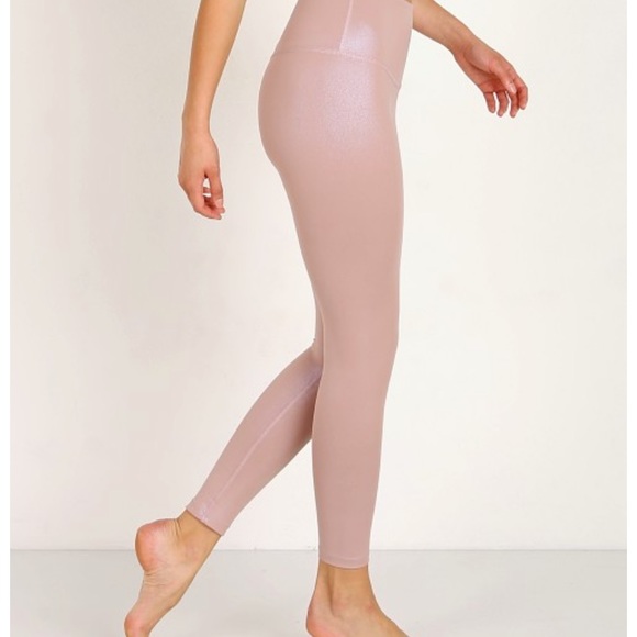 Gently worn! Beyond Yoga Pearlized High Waisted Midi Legging Brazen Blush in M - Picture 2 of 6
